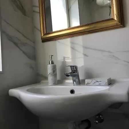 Aquamarin, Blizu Mora S Pogledom Na More, Za Do 6 Osoba Apartamento *