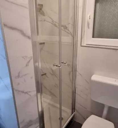 Aquamarin, Blizu Mora S Pogledom Na More, Za Do 6 Osoba Apartamento
