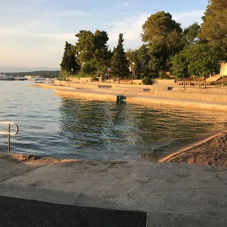 Aquamarin, Blizu Mora S Pogledom Na More, Za Do 6 Osoba Apartamento