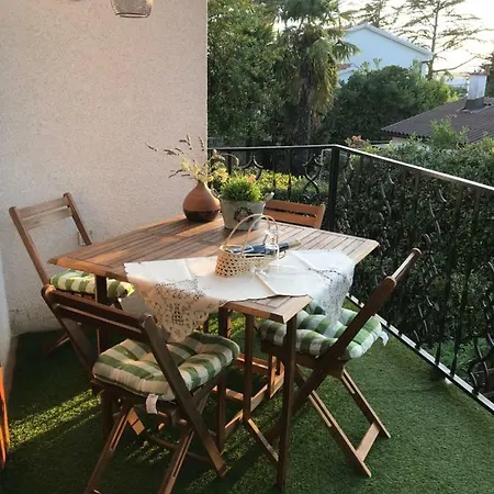 Aquamarin, Blizu Mora S Pogledom Na More, Za Do 6 Osoba Apartamento Malinska